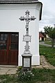 Čeština: Kříž u kaple sv. Jana Nepomuckého v Roučkovicích, Pacov, okr. Pelhřimov. English: Wayside cross near chapel of Saint John of Nepomuk in Roučkovice, Pacov, Pelhřimov District.