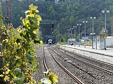 Bahnsteig mit Blick auf den Ütterlingser Tunnel