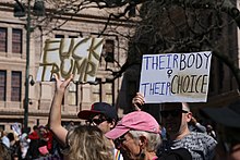 The Women's March in Austin, Texas, in 2017 Womensmarch austin texas img 4097 (32427367306).jpg