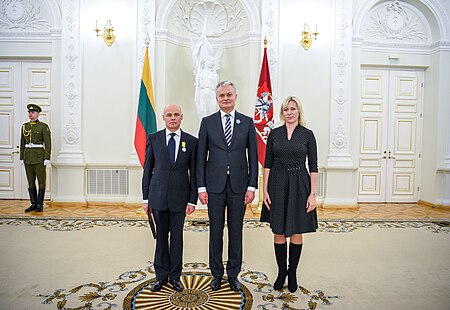 Tập_tin:Yuriy_Kryvoruchko_at_the_Lithuanian_presidential_palace.jpg