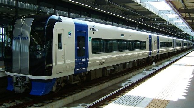 File:名鉄2000系電車.jpg - Wikimedia Commons
