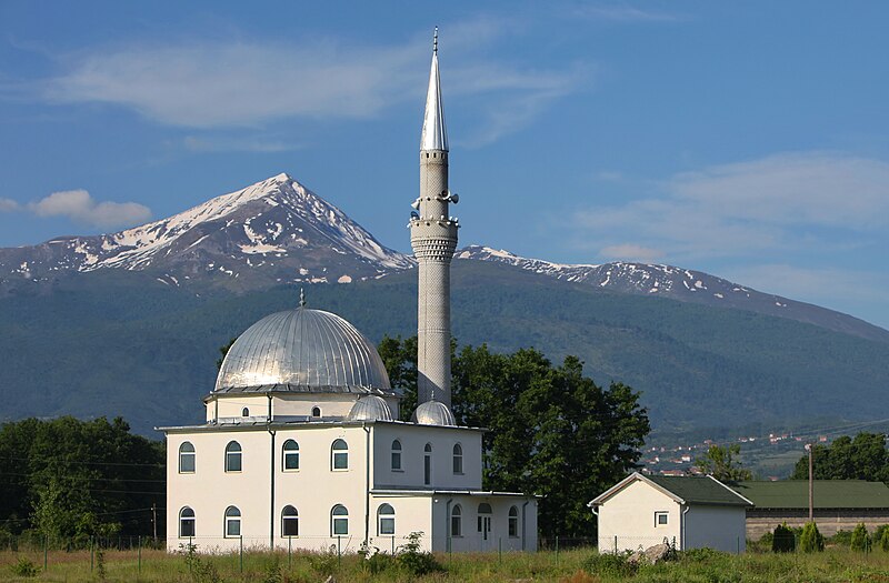 File:Šar planina i nova džamija.jpg