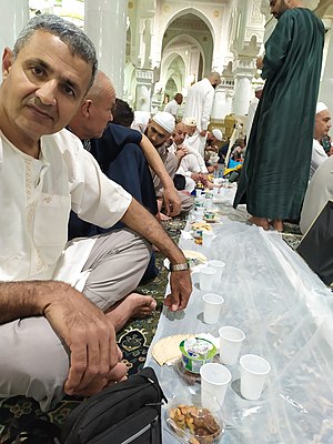 موائد الإفطار في رمضان في الحرم المكي