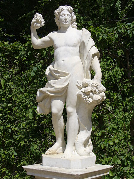 File:1002.Bacchus(Dionysos) mit Füllhorn-Glocken Fontäne Rondell-Sanssouci Steffen Heilfort.JPG