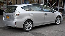 Toyota Prius v, семиместный универсал