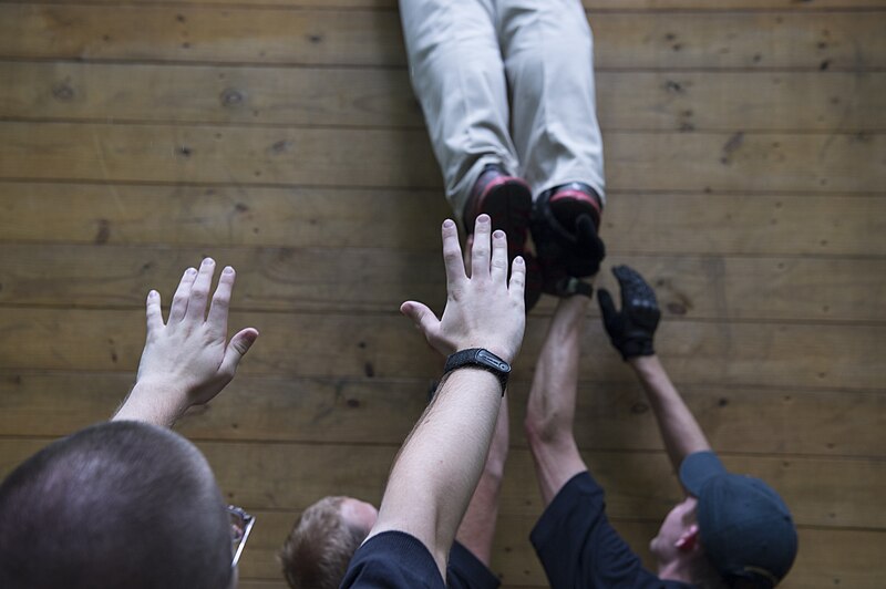 File:2015 Law Enforcement Explorers Conference hoisting feet.jpg