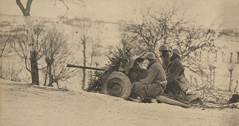 File:25mm antitank gun in French service, January 1940.jpg