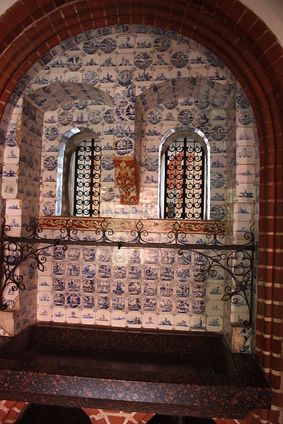 File:636782 Malbork zamek reflektarz konwentu-cesarska umywalnia 03.JPG