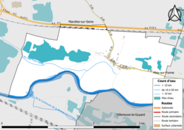 Carte en couleur présentant le réseau hydrographique de la commune