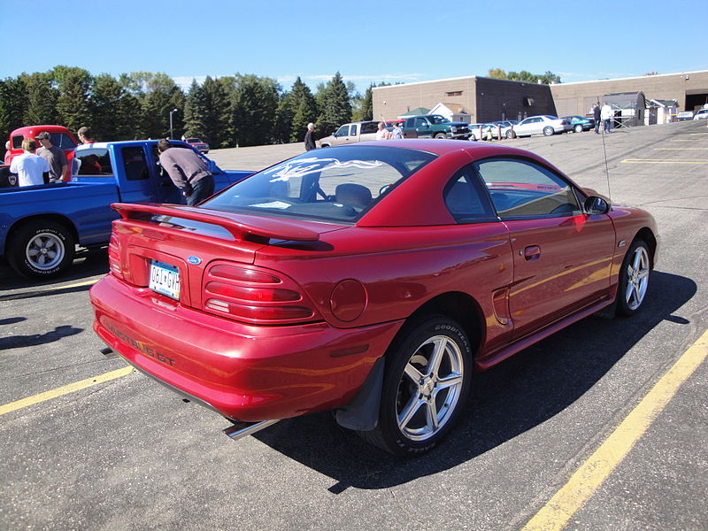 File:95 Ford Mustang GT (6199128445).jpg