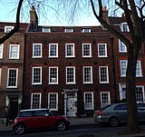 9 Church Row, Hampstead en poort en leuningen.jpg