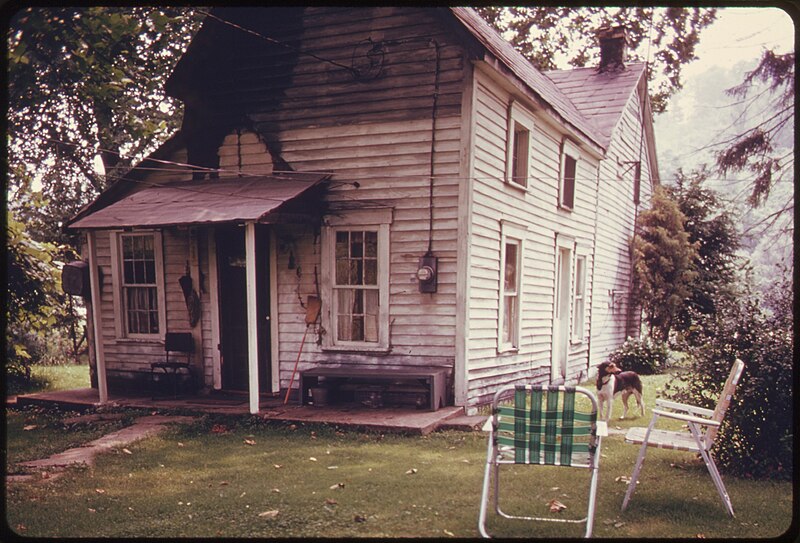 File:AN OLDER HOME, BUILT IN THE 1850'S, OFF ROUTE ^800 - NARA - 555581.jpg