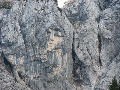 Slika:Ajdovska deklica - viewed from Erjavčeva koča.JPG