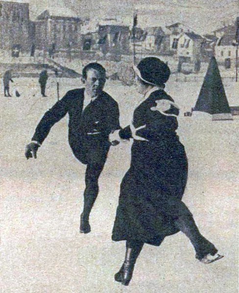 File:Alfred Berger et Helene Engelmann, champions olympiques de patinage en 1924 à Chamonix.jpg