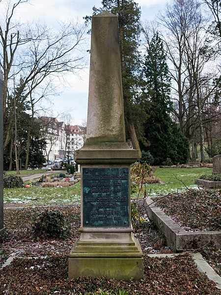 File:Altstadtfriedhof (Mülheim) Schmitz-Scholl.jpg