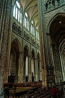 S. 50 - Amiens, Kathedrale, Obergaden um 1245, innen, (vierbahnig, kleine Kreise auch in den Zwickeln; in den Lanzetten zusätzliche eiserne Mittelstege [gibt es wohl auch schon in großen roman. und frühgotischen Fenstern])