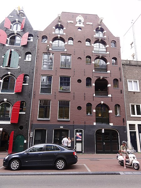 File:Amsterdam Rijksmonument 5635 Spuistraat 74-76.JPG