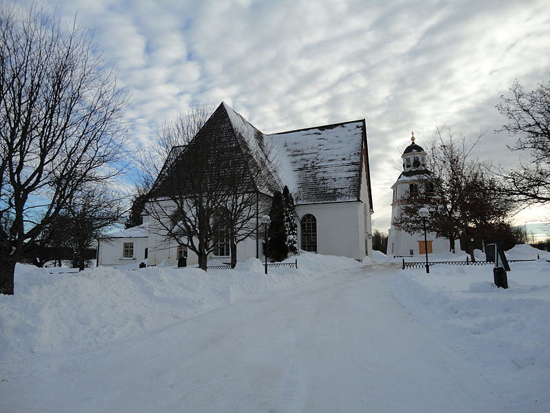 File:Arbra kyrka 10512.JPG