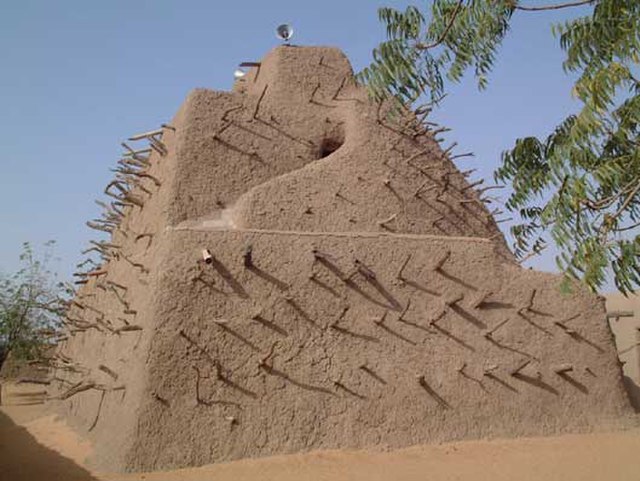 The Tomb of Askia in Mali, claimed to be Askia Muhammad's tomb.
