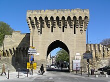 File:Avignon,_Porte_Saint_Michel_des_remparts_d'Avignon..JPG