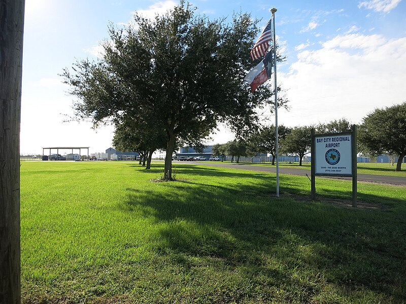 File:Bay City TX Airport.jpg