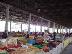Le bazar alimentaire Farkhadski (Farhod) à Tachkent