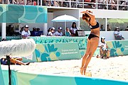 Deutsch: Beachvolleyball bei den Olympischen Jugendspielen 2018; Tag 9, 15. Oktober 2018; Mädchen, Viertelfinale: USA-Spanien 2–1 (21–19/17–21/15–9) English: Beach volleyball at the 2018 Summer Youth Olympics at 15 October 2018 – Girls Quarterfinals: USA-Spain 2–1 (21–19/17–21/15–9)