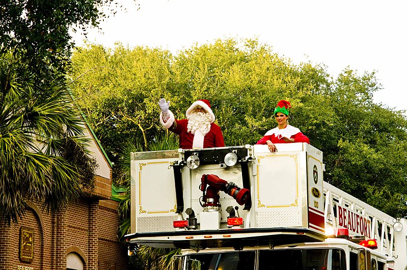 File:Beaufort Christmas Parade 32 (5235974430).jpg