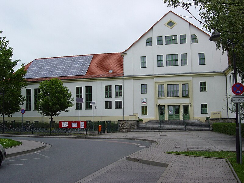 File:Benndorf Gesamtschule.jpg