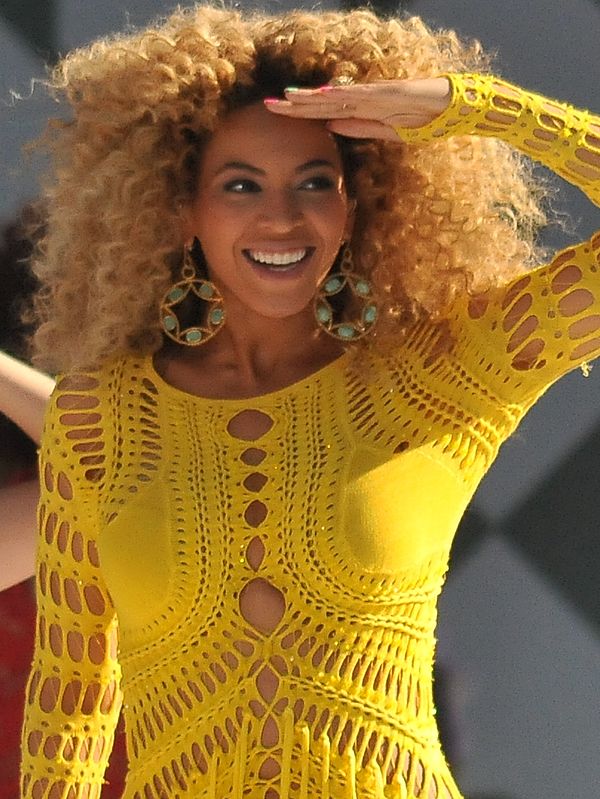 Image: Beyoncé Knowles GMA Run the World cropped