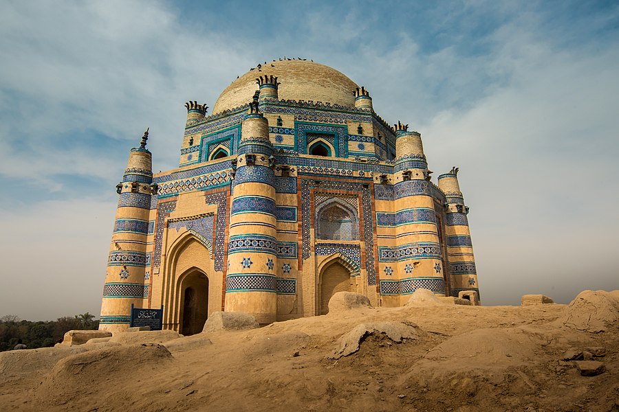 Bibi Jawindi's Tomb, photo by Moizee, taken with a Nikon D750