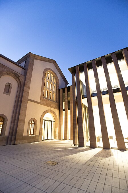 Bibliothèque Humaniste de nuit