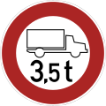 15a: No lorries over 3.5 tons (Sundays and Public Holidays)