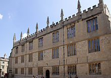 View of the main Bodleian Library building of the University of Oxford Bodleian (5650316050).jpg