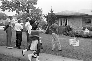 Maison endommagée par les bombes d'Arthur Shores (5 septembre 1963).jpg