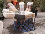 Brunnen „Hand“ Spittelwiese „Hundertwasserbrunnen“