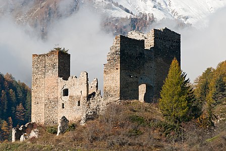 Burg Tschanüff in Ramosch