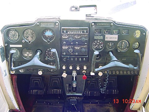 Cockpit of N4846X, a 150G