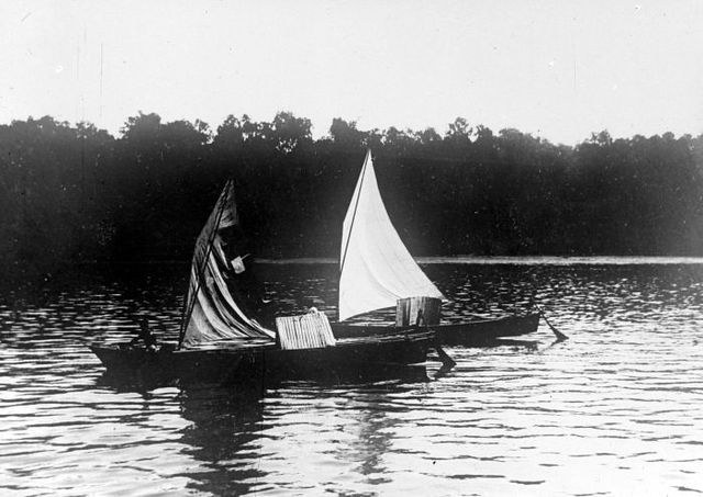 House barges of the Orang Laut off the coast of Jambi and Riau, Dutch East Indies, circa 1914–1921.