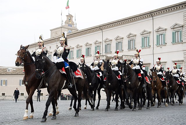 Cuirassiers, honor guard of the president of Italy, outside the palace