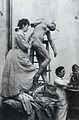 Camille Claudel et Jessie Lipscomb dans leur atelier rue Notre-Dame-des-Champs en 1887, photographie de William Elborne.