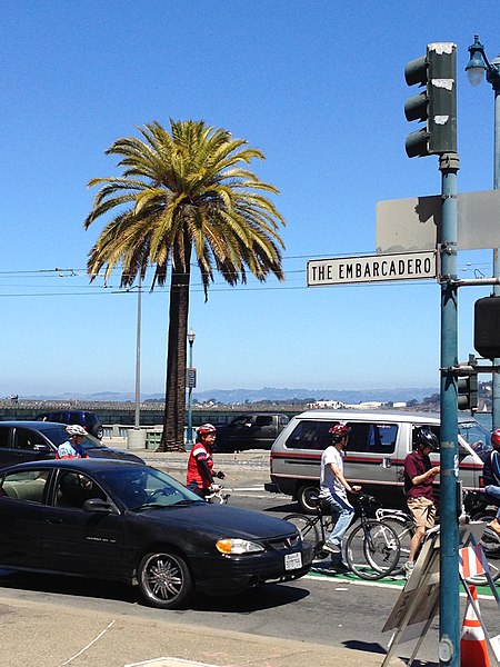 File:Cars and cyclists on the Embarcadero.jpg