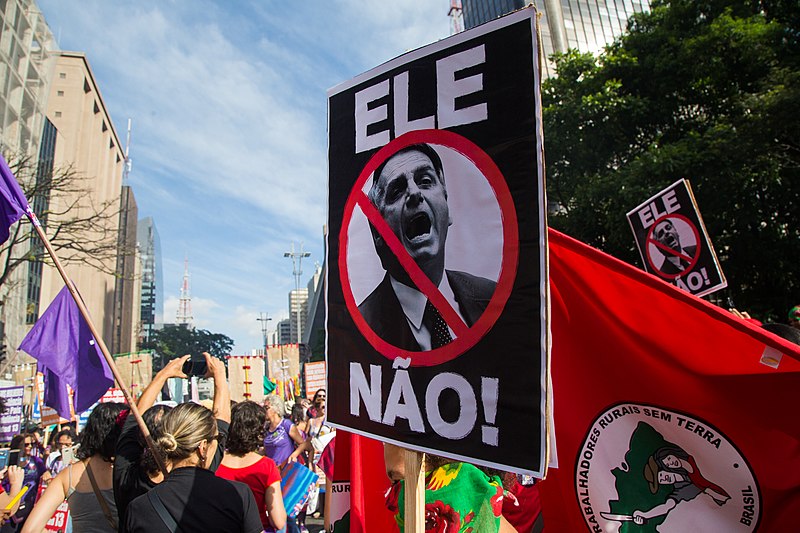 Michelle Bolsonaro posta fotos da festa da filha Laura