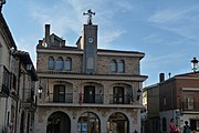 Casa consistorial de Almendral de la Cañada.