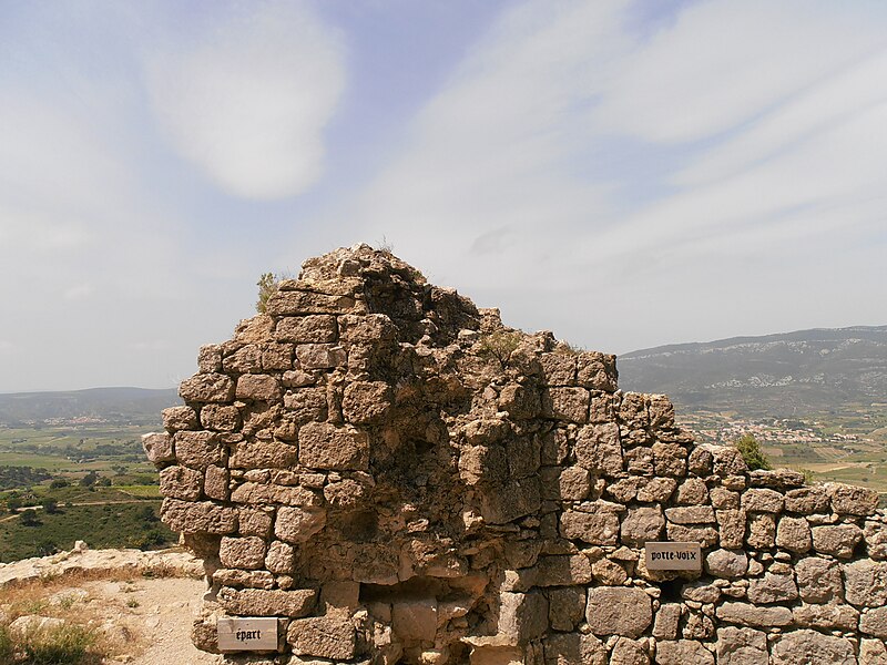 File:Castle of Aguilar067.JPG