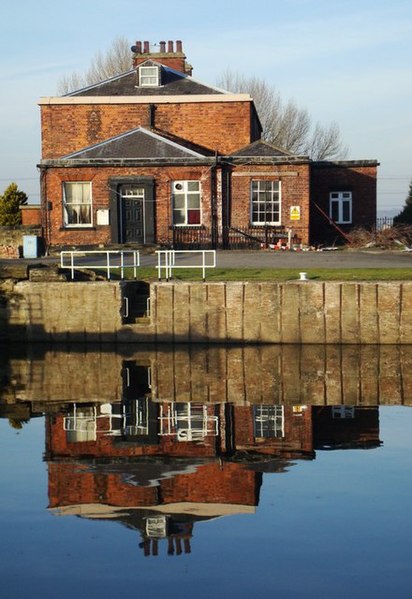 File:Castleford Packet Office - geograph.org.uk - 684959.jpg