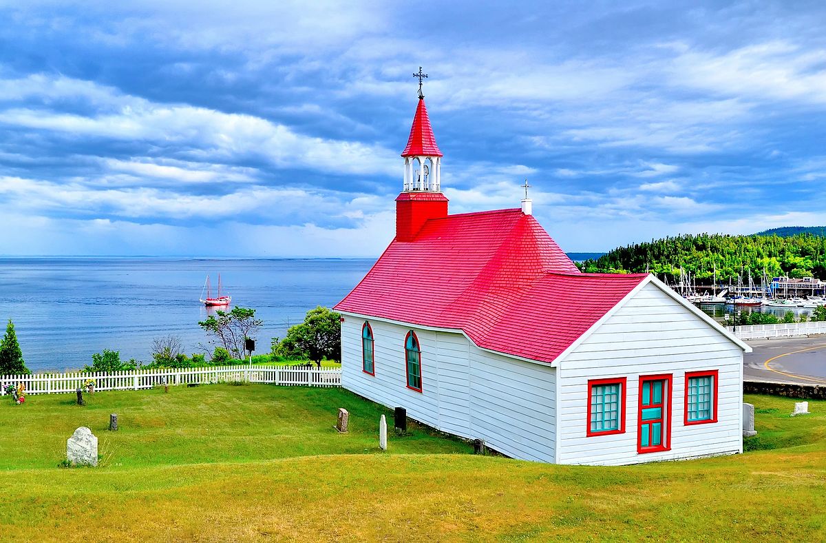 Old chapel, build 1747-1750 (the oldest wooden church in North-America) in Tadoussac, Quebec, Canada Photograph: Natidu Licensing: CC-BY-SA-3.0