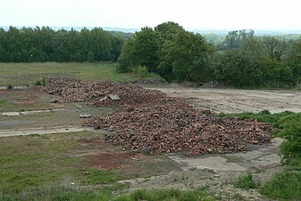 Ruines d'une cheminée détruite au Royaume-Uni.