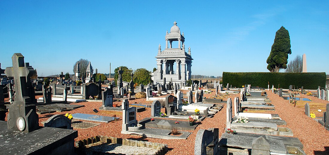 Cimetière de Court-Saint-Étienne