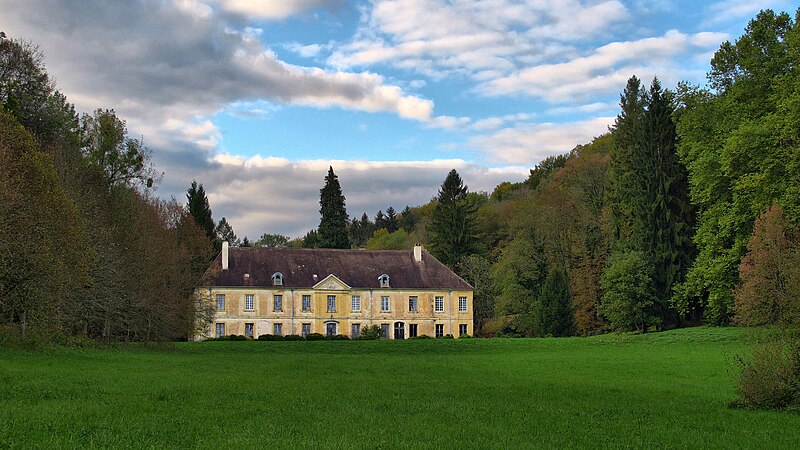 File:Cirey, Château de Bellevaux.jpg